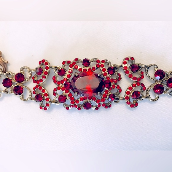 Vintage Victorian Bohemian Garnet STYLE Hinged Ruby Red Stone Bracelet - Picture 9 of 10